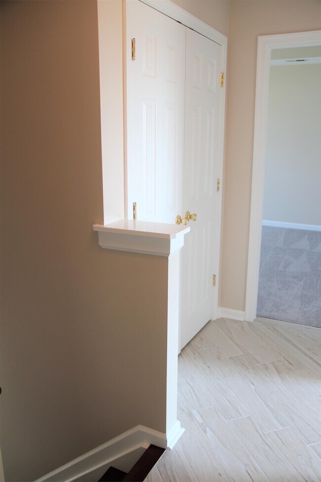 Building Photo - 107 Enchanted Way