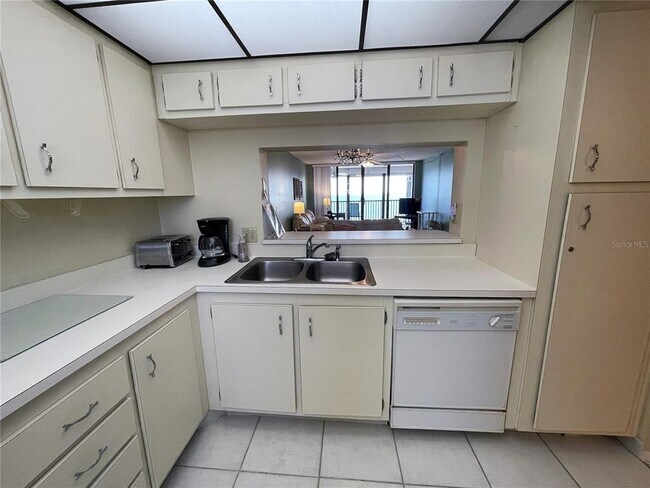 Building Photo - 15462 Gulf Blvd