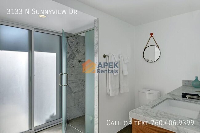 Building Photo - 3133 N Sunnyview Dr