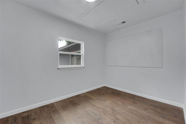 Building Photo - 1901 Vail Dr