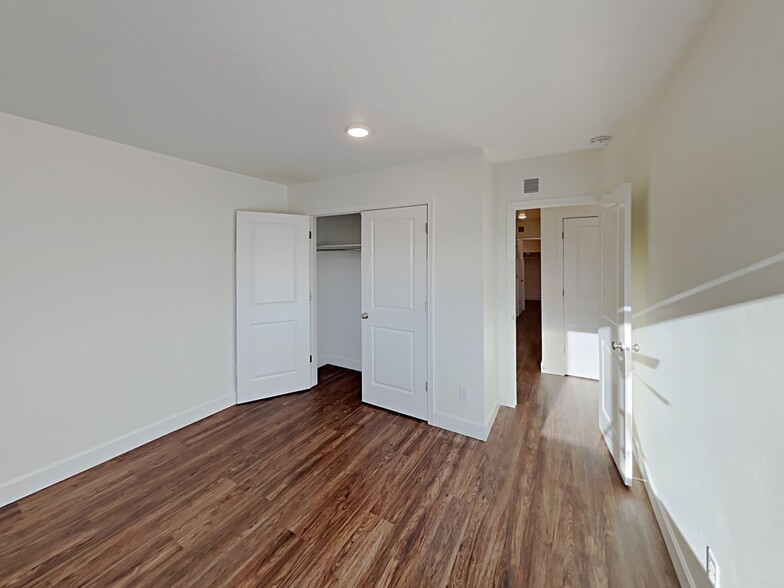 Building Photo - 6584 Old Forest Dr