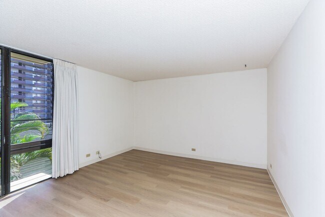 Building Photo - Piikoi Atrium - studio,1 bath with 1 covered parking stall