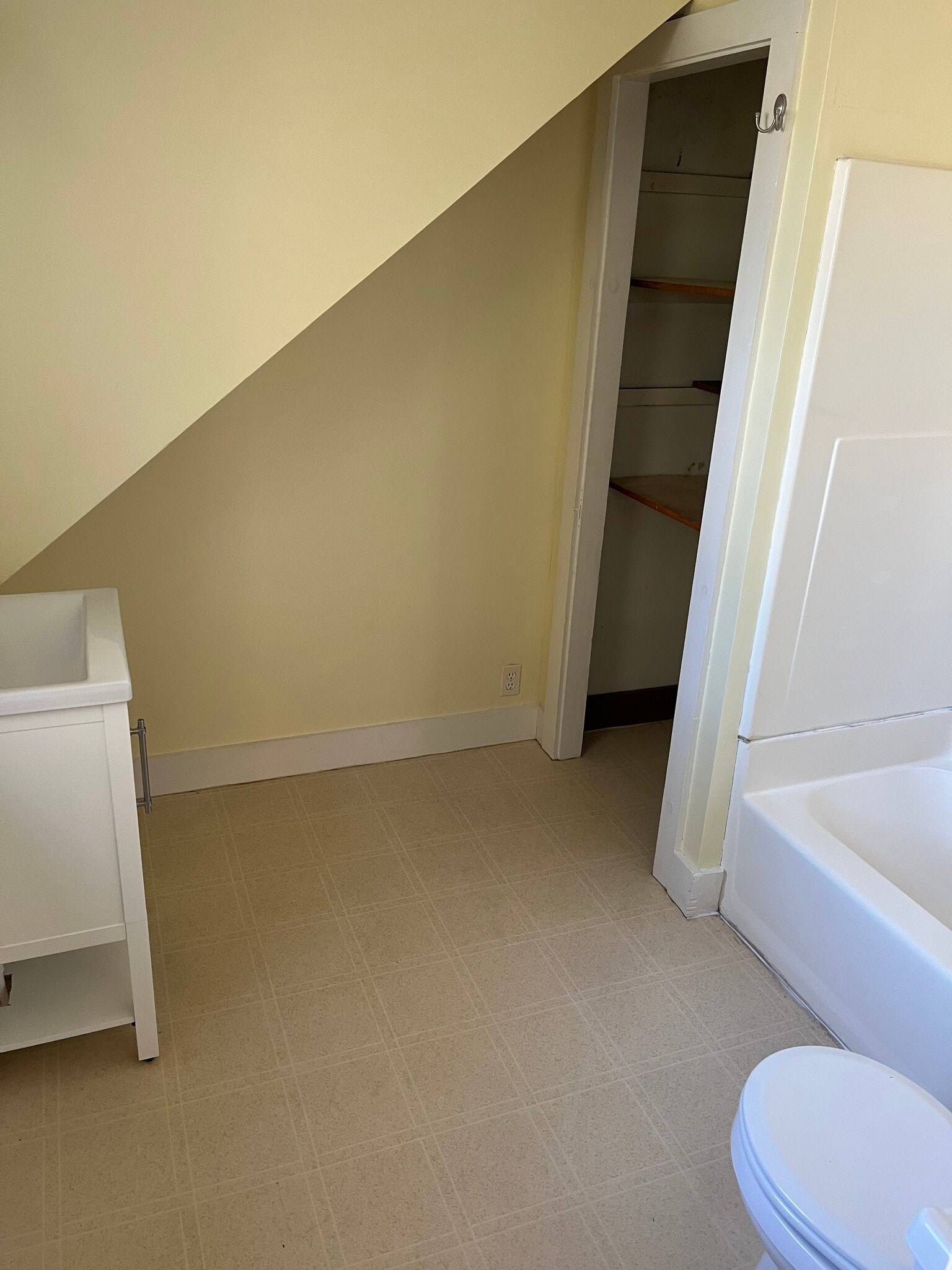 Building Photo - 14 Uncle Sams Ln