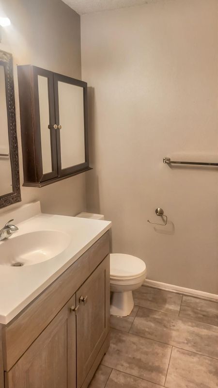 Building Photo - 9 Heights Rd NE