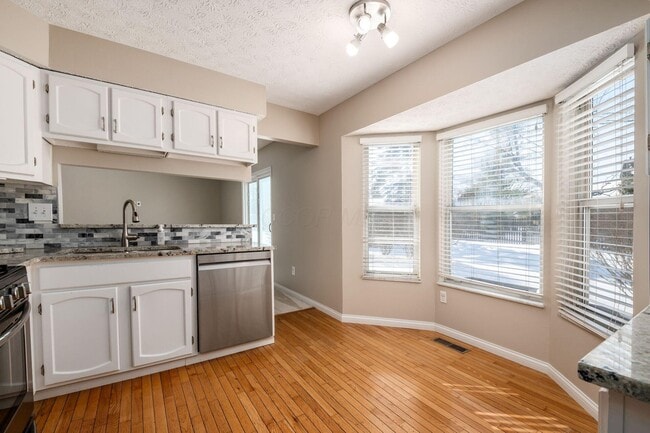 Building Photo - 4931 Leybourne Dr