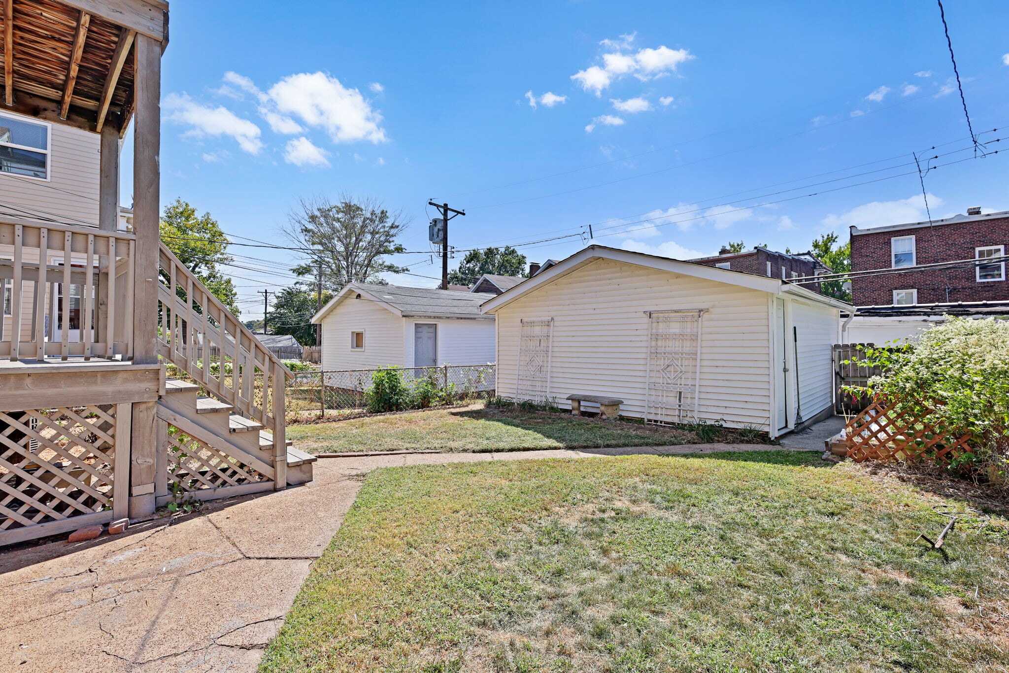 Building Photo - 4952 Tholozan Ave