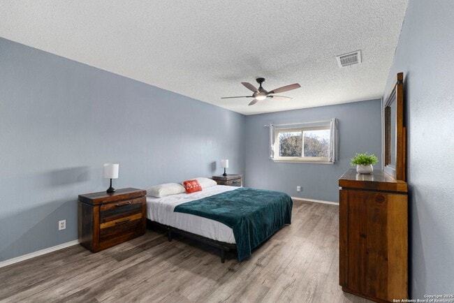 Building Photo - Well-Maintained 3-Bedroom Home – Ideal for Students & Professionals!