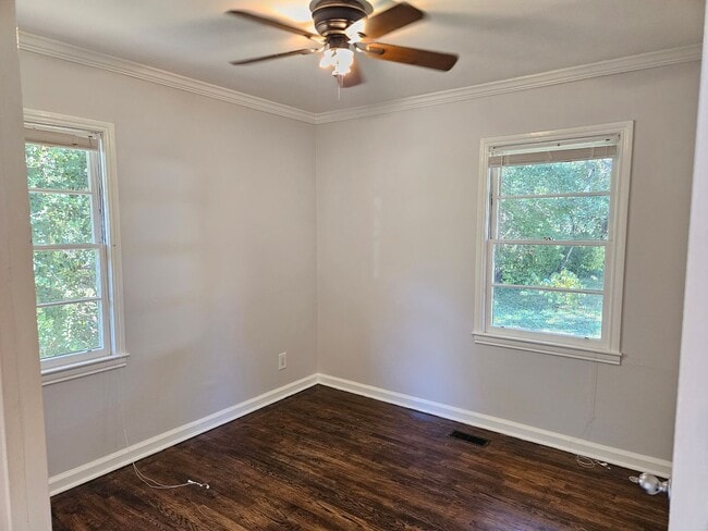 Building Photo - Nice 3 bed 1 bath home located in Marietta minutes from I-75