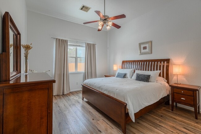 Building Photo - 174 Black Swan Pl