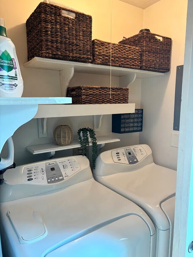 Building Photo - 16 Mussey St