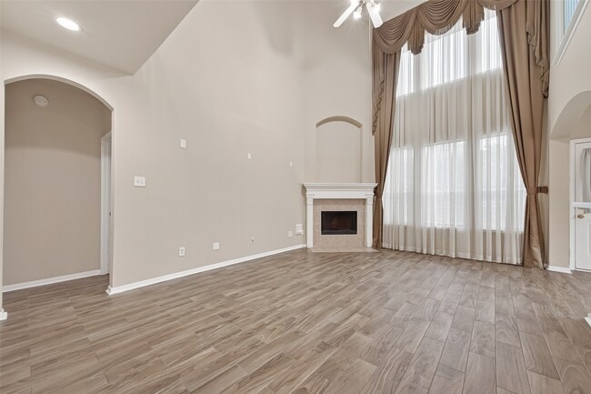 Building Photo - 4623 Russett Ln