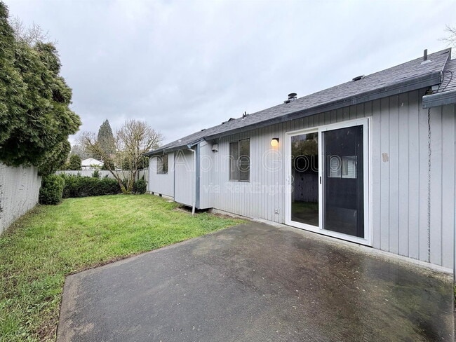 Building Photo - 8991 SW Herb Way