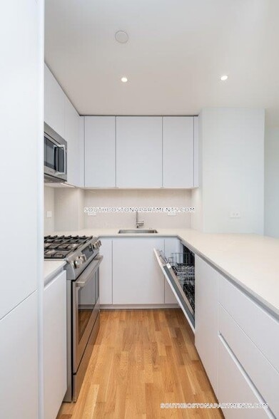 Building Photo - 1410 Columbia Rd