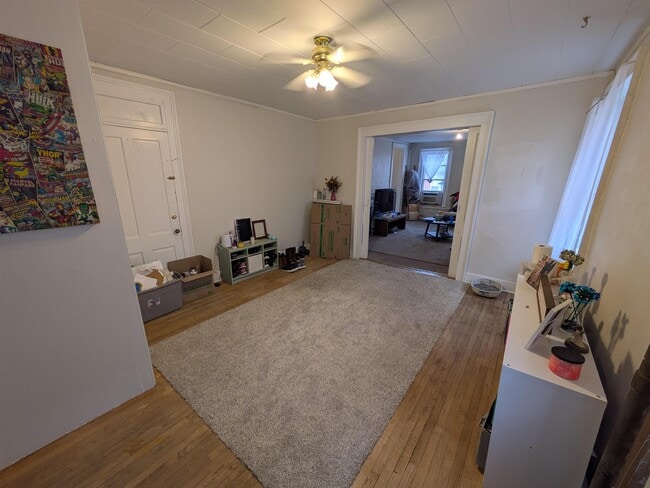 Building Photo - 15 W Main St