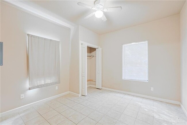 Building Photo - 742 S Texas Ave