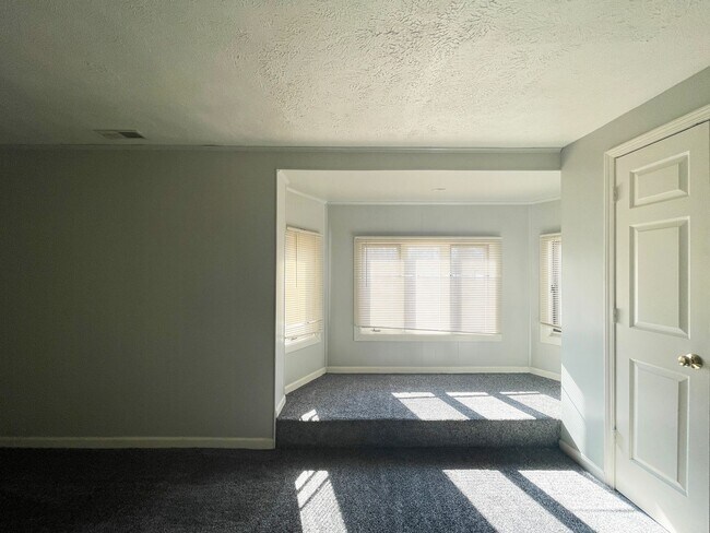 Building Photo - Yorktown School District