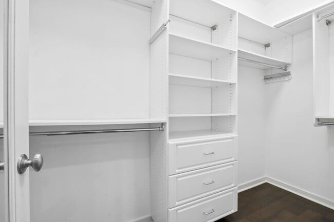 Building Photo - For Lease – 4 Bed / 3 Bath Townhome with 2-Car Garage