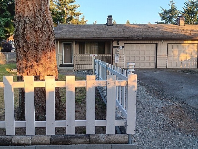 Building Photo - 16420 16th Ave Ct E