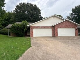 Building Photo - 748 Abbie Ct