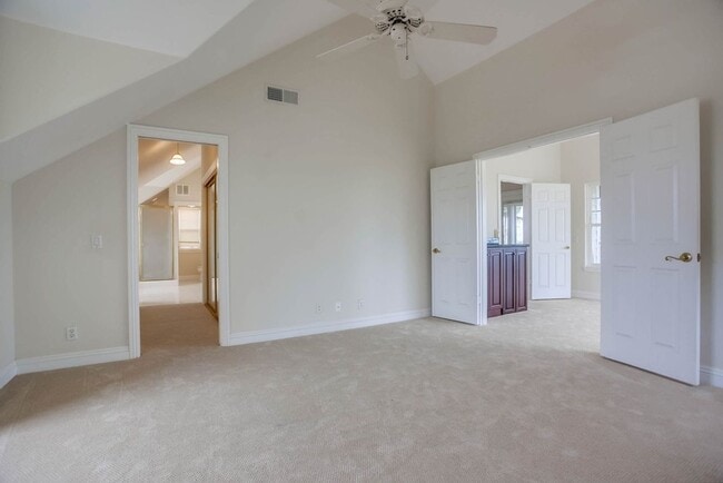 Building Photo - 1844 Dora Dr