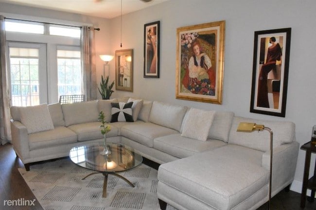 Building Photo - 215 Promenade Vista Street