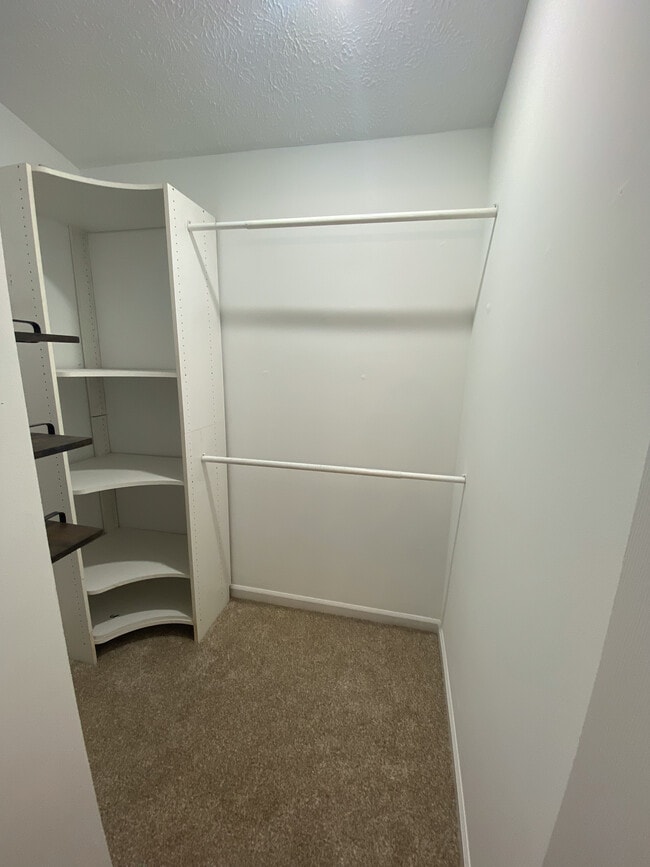 Building Photo - 754 Pine Drift Dr