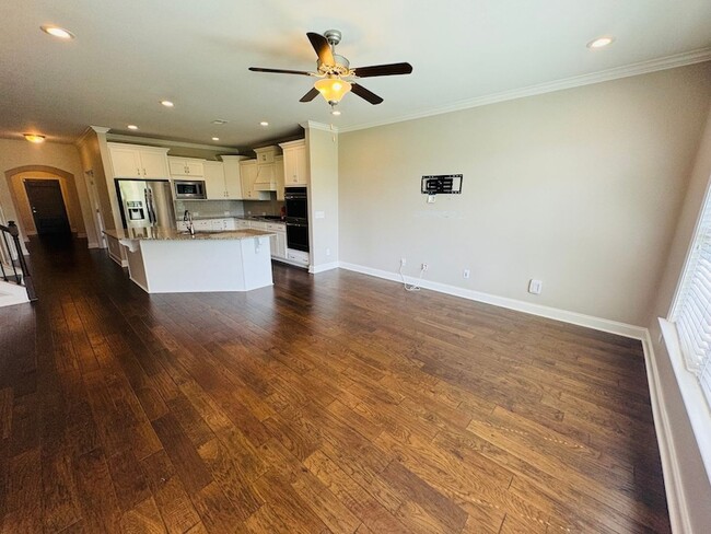 Building Photo - 1015 Callaway Dr