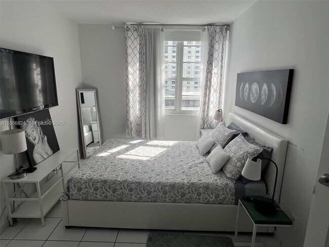 Building Photo - 100 Lincoln Rd