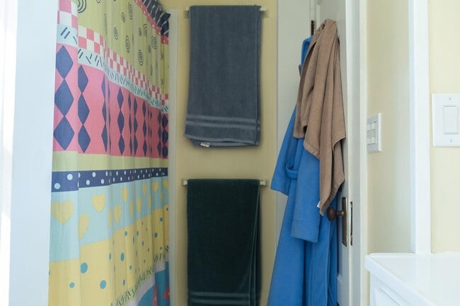 Building Photo - 180 Highland St