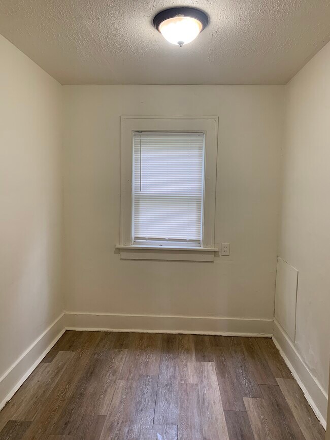 Building Photo - 1005-1013 13th St NE