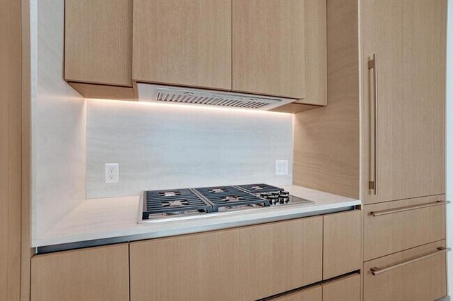 Building Photo - 900 N Ocean Blvd