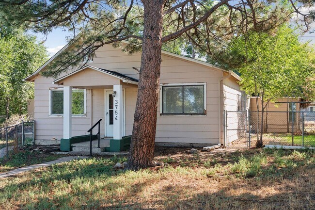 Building Photo - 3754 S Delaware St