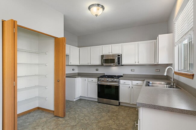 Building Photo - 614 Littleton Trail