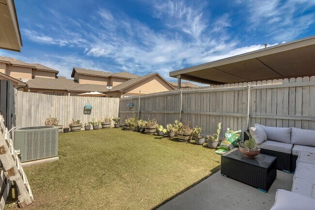Building Photo - 7255 Barksdale Ln
