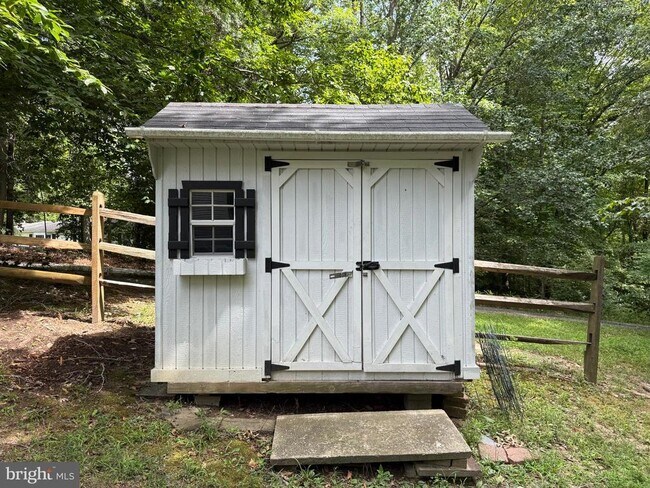 Building Photo - 29781 Oak Rd