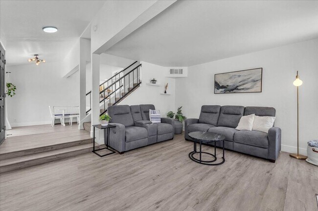 Building Photo - Modern 3-Bed Home in Green Valley – Beauti...