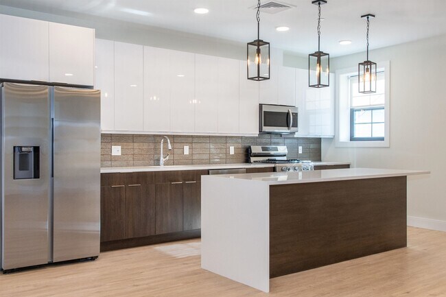 Building Photo - 3510 Bergenline Ave