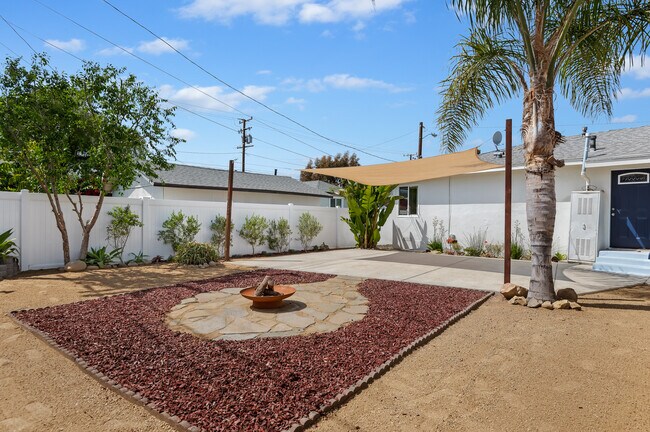 Building Photo - 158 Forbes Ln