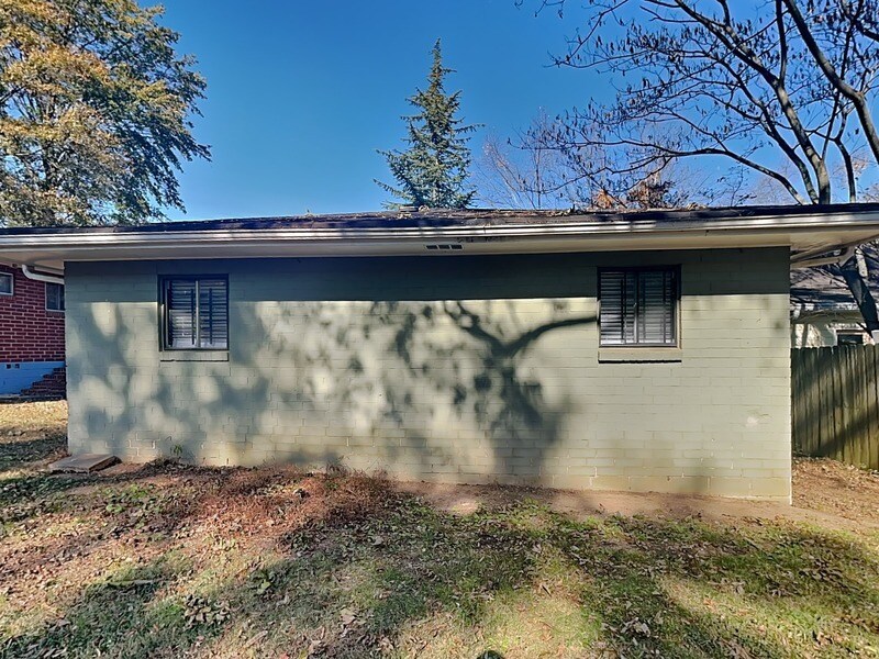 Building Photo - 1332 Eubanks Ave