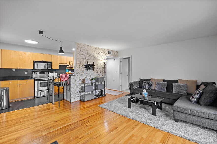 Building Photo - 3501 Roswell Rd NE