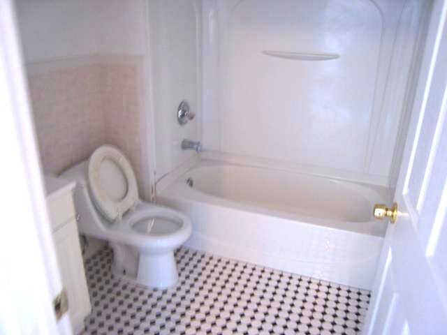 Building Photo - 324 Saint Paul St