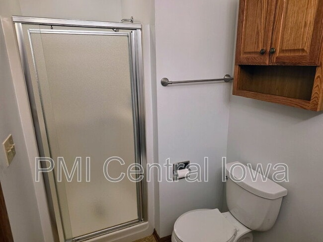 Building Photo - 5310 Brookview Dr