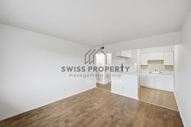 Building Photo - 544 Riverview Dr