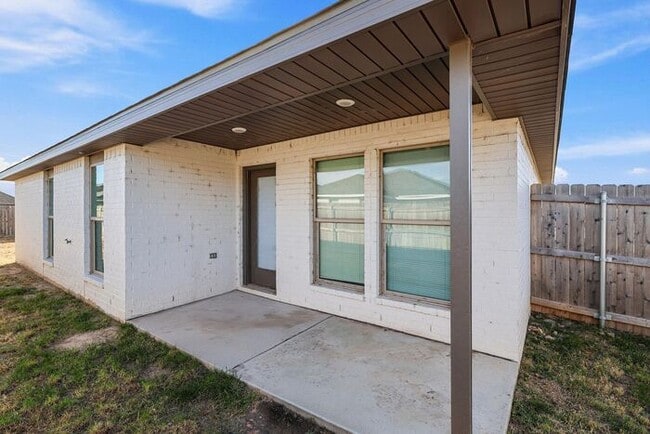 Building Photo - 1536 Montaluse Rd