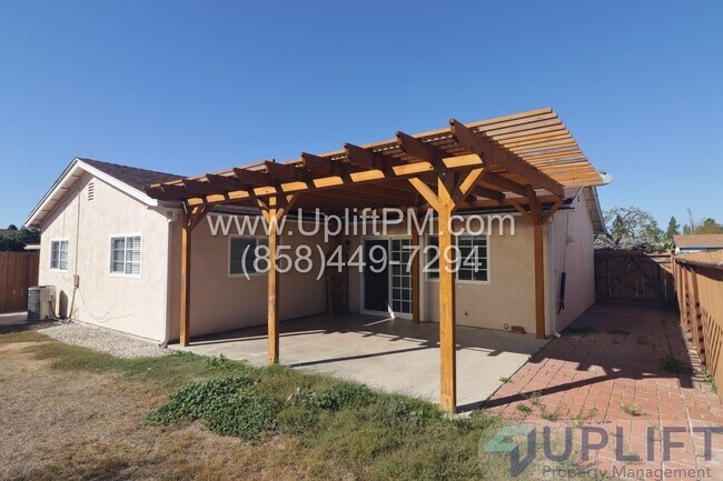 Building Photo - 4 Bedroom 2 Bath Home in the Heart of Mira Mesa. MOVE IN SPECIAL $300 OFF FIRST MONTH'S RENT