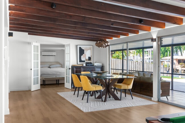 Building Photo - 273 Tropic Dr