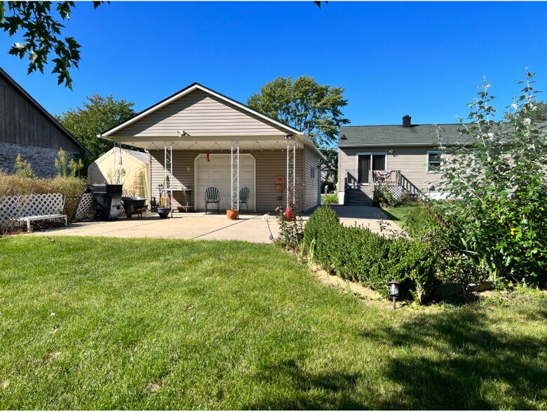 Oversized garage opens both ends - 8431 W 135th St