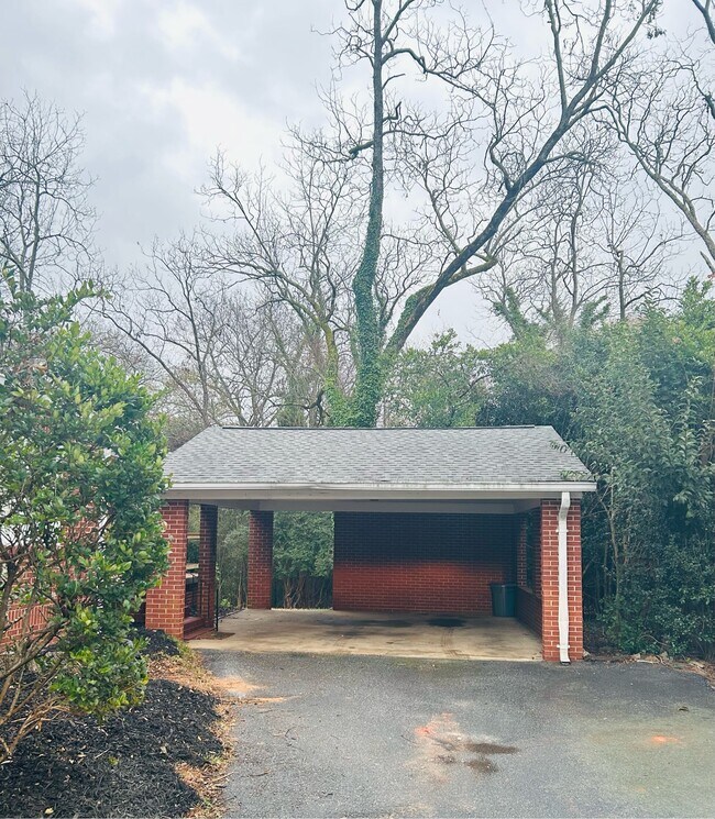 Building Photo - 1679 S Milledge Ave