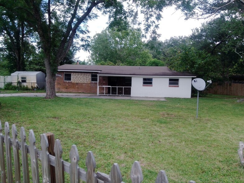 Building Photo - 2537 Chris Ct