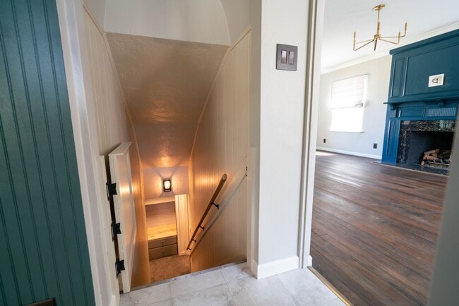 Building Photo - Charming 4 Bed, 2/5 Bath East Bench House
